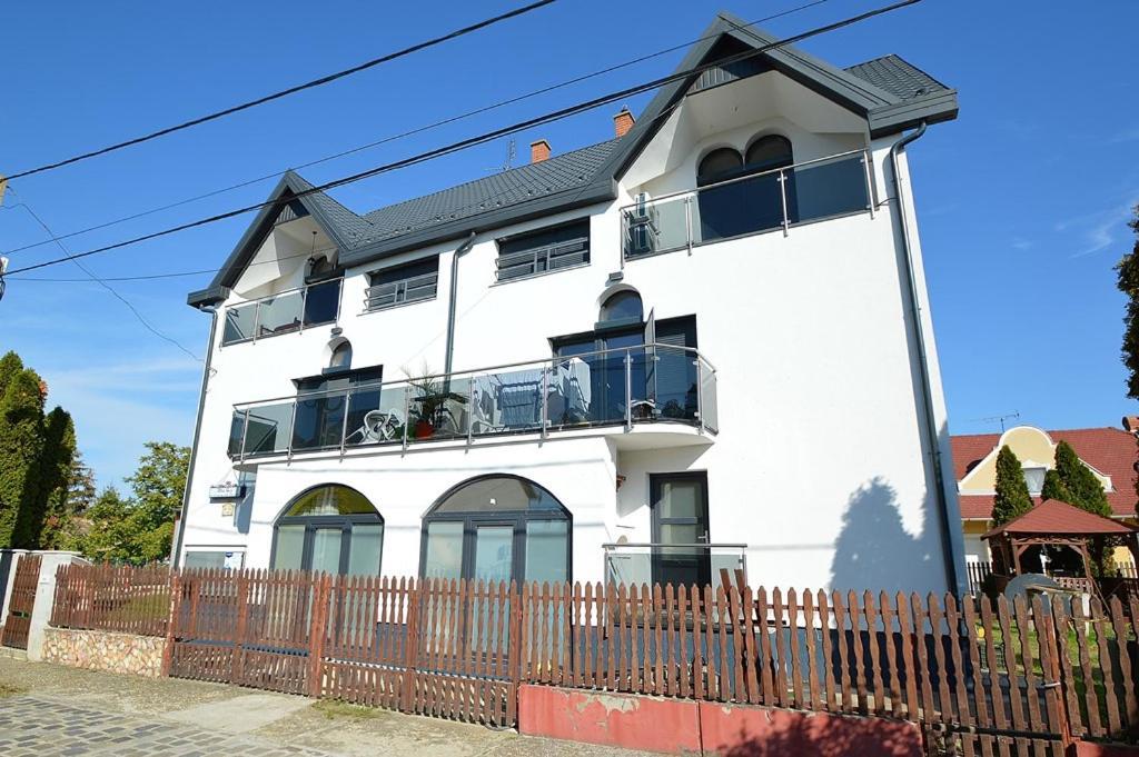 Nora Haz Hajduszoboszlo Hotel Екстериор снимка
